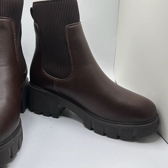 CUSHIONAIRE Women's slip on chelsea boot +Memory Foam 6.5 WIDE CHOCOLATE - Picture 6 of 7